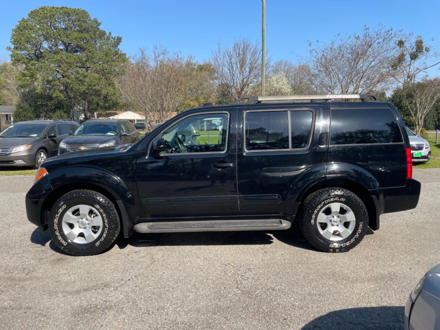 2007 BLACK NISSAN PATHFINDER S (5N1AR18U97C) with an 4.0L engine, Automatic transmission, located at 5103 Dorchester Rd., Charleston, SC, 29418-5607, (843) 767-1122, 36.245171, -115.228050 - Photo#3